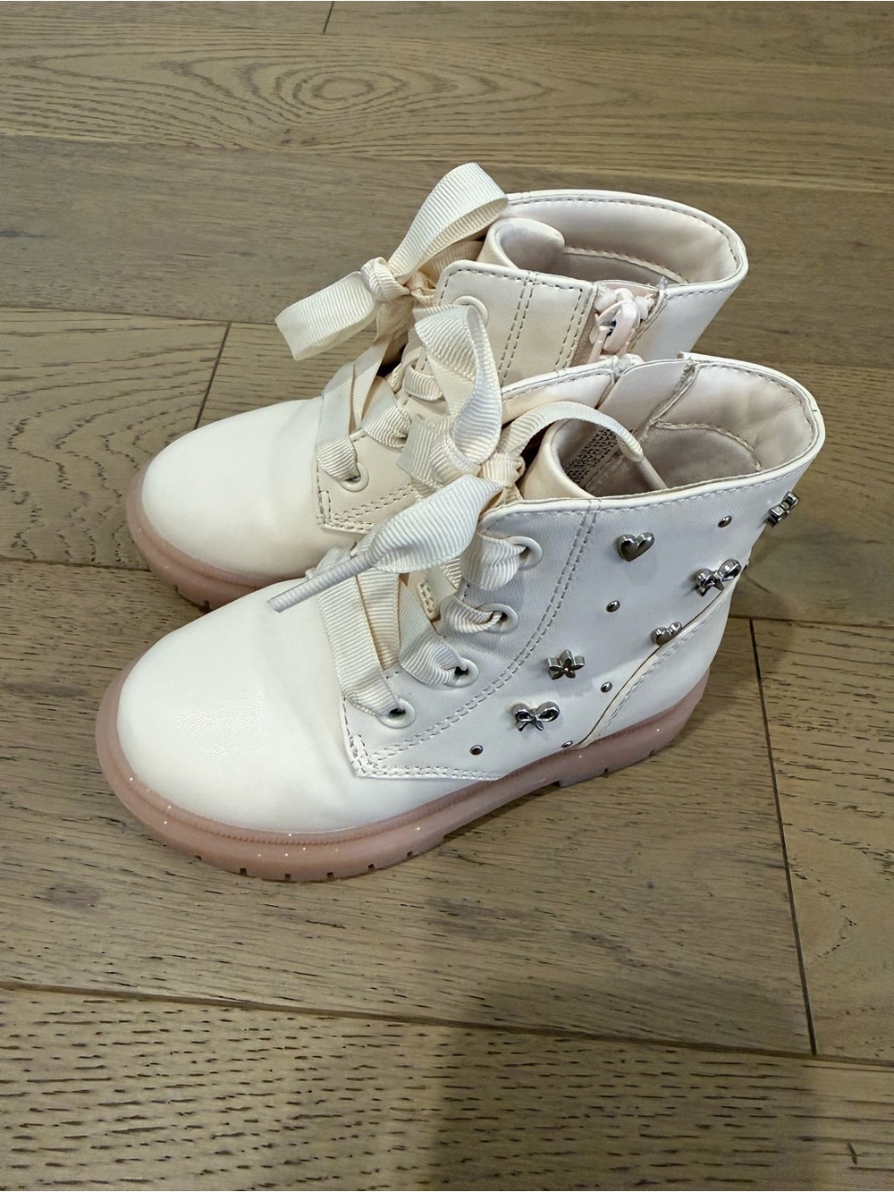 Cat & Jack Girls Size 8 White Pink Combat Boots Heart Bow Charms Lace Up
